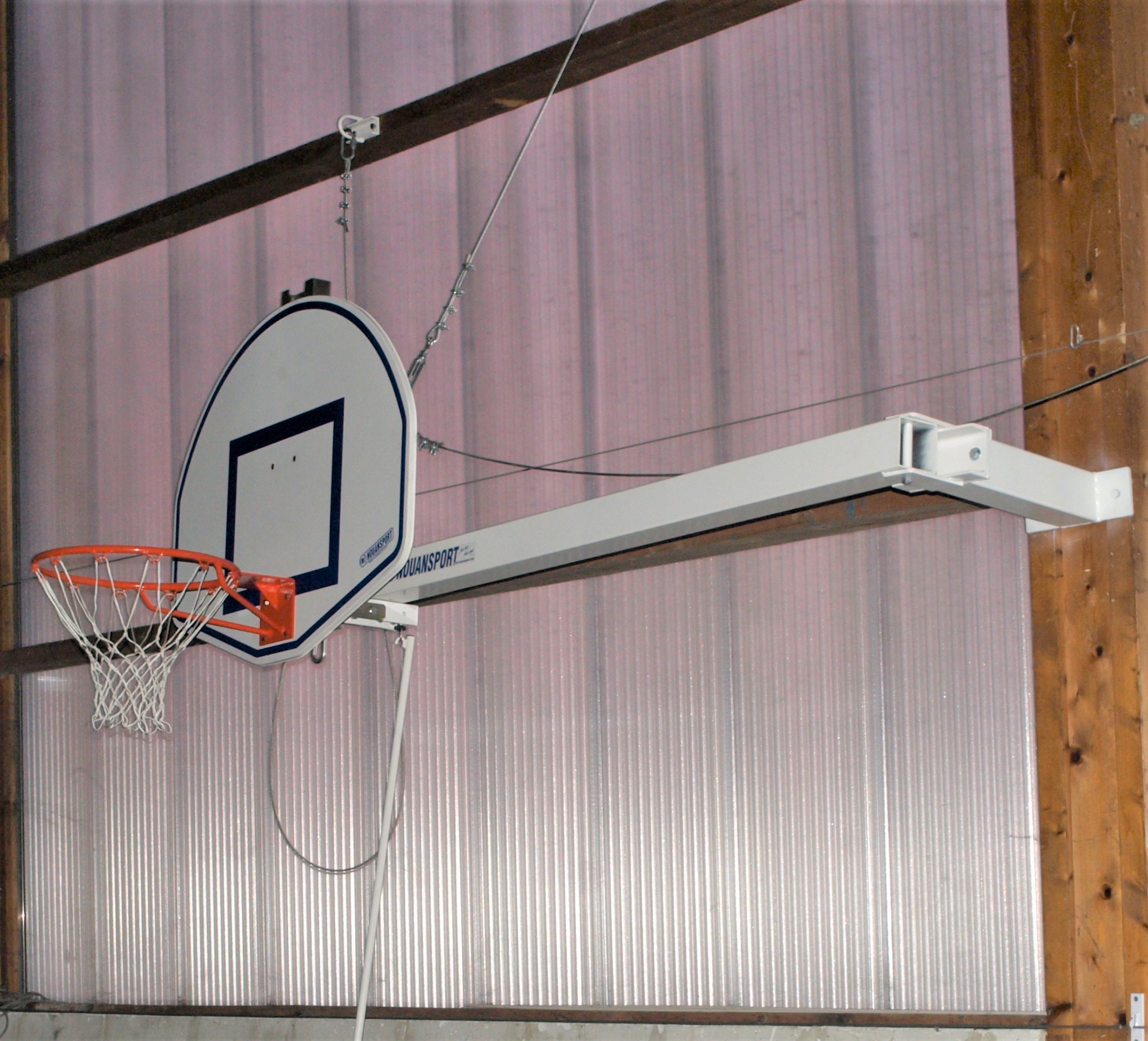 But de basket mural rabattable contre un mur avec cadre Mini Maxi