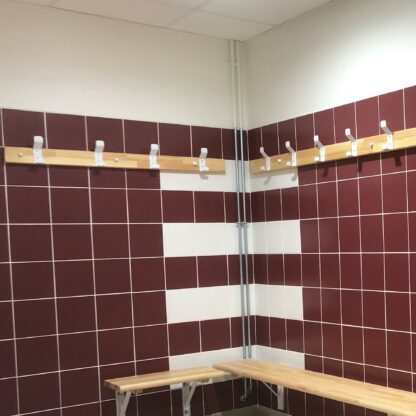 LISSE PORTE PATÈRES – SAPIN LAMELLÉ COLLÉ