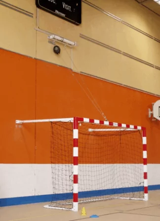 BUT DE HAND 3X2M - FACADE ALUMINIUM RELEVABLE - CAGE ARRIERE ACIER - BICOLORE ROUGE / BLANC