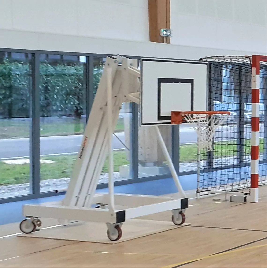 BÂTI DE BUT DE BASKET MOBILE TÉLESCOPIQUE DÉPORT 0.6M - POUR PETITS PANNEAUX - À COMPOSER – Image 2