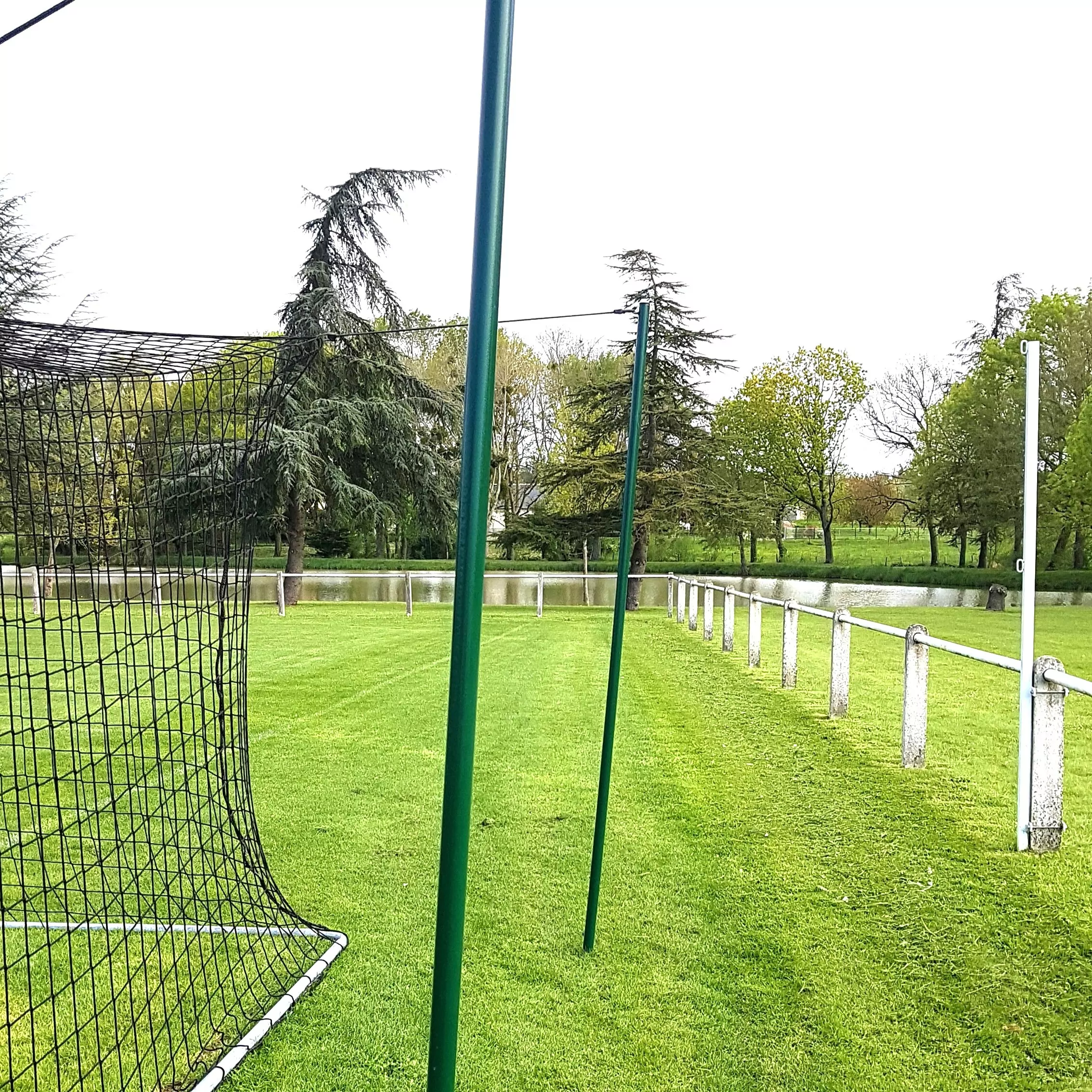 MÂTS DE SOUTIEN POUR FILET DE FOOT A 8 - VERT - JEU DE 2